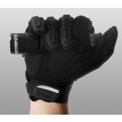 Фонарь Armytek Dobermann Green F02002BG